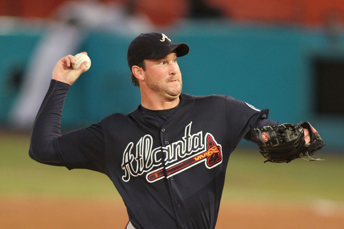 Atlanta Braves Sign Derek Lowe On A Four Year 60 Million Contract