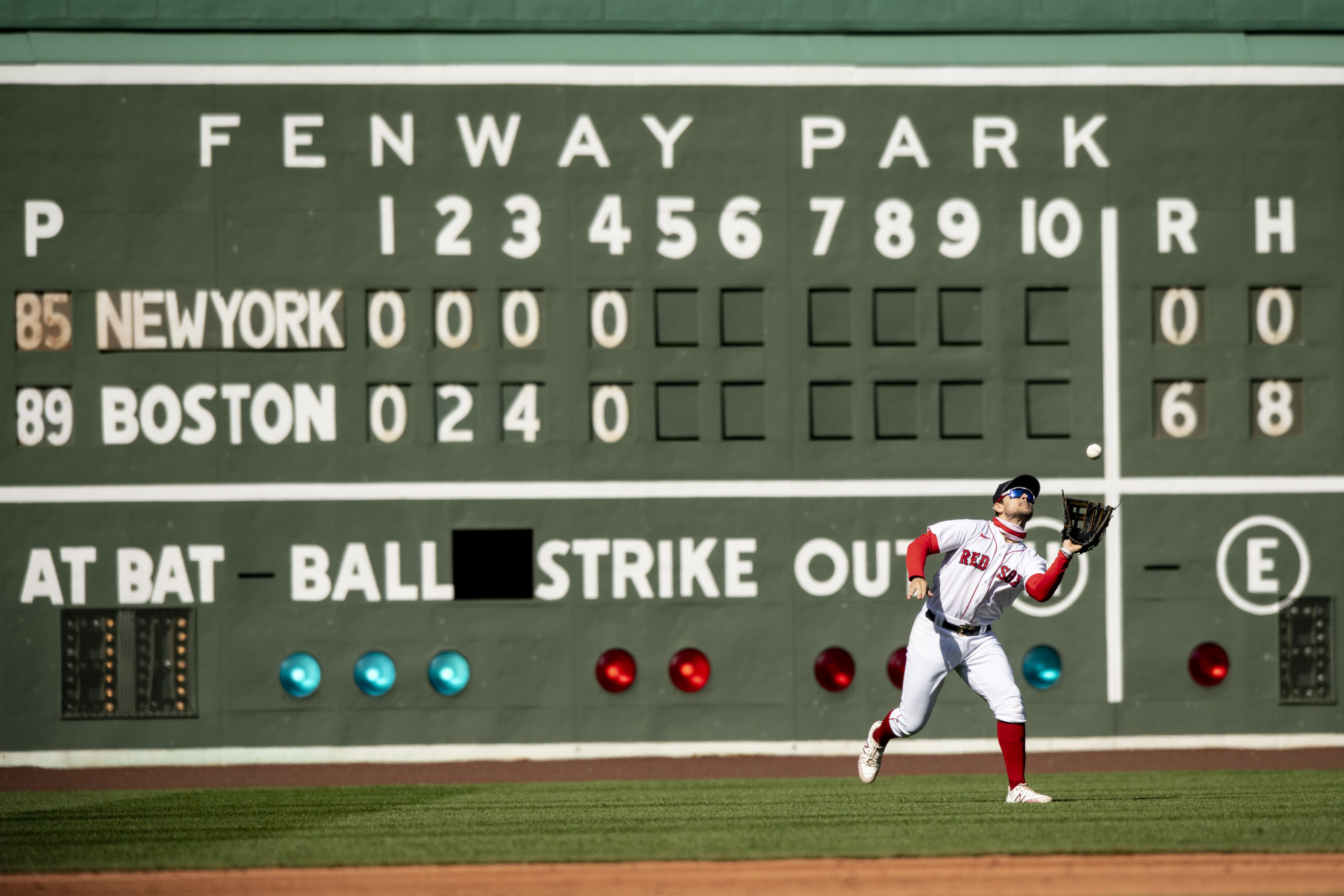 Boston Red Sox vs New York Yankees Head-to-Head 2025: Who Dominates?