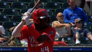 Elly De La Cruz Just Hit a Ball Into The SUN